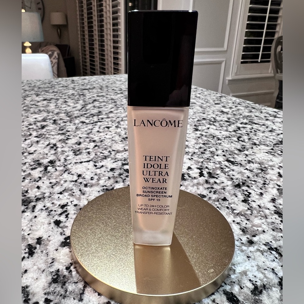 Lancôme Teint Idole ultra wear foundation color 110C.Pre owned & used a few time